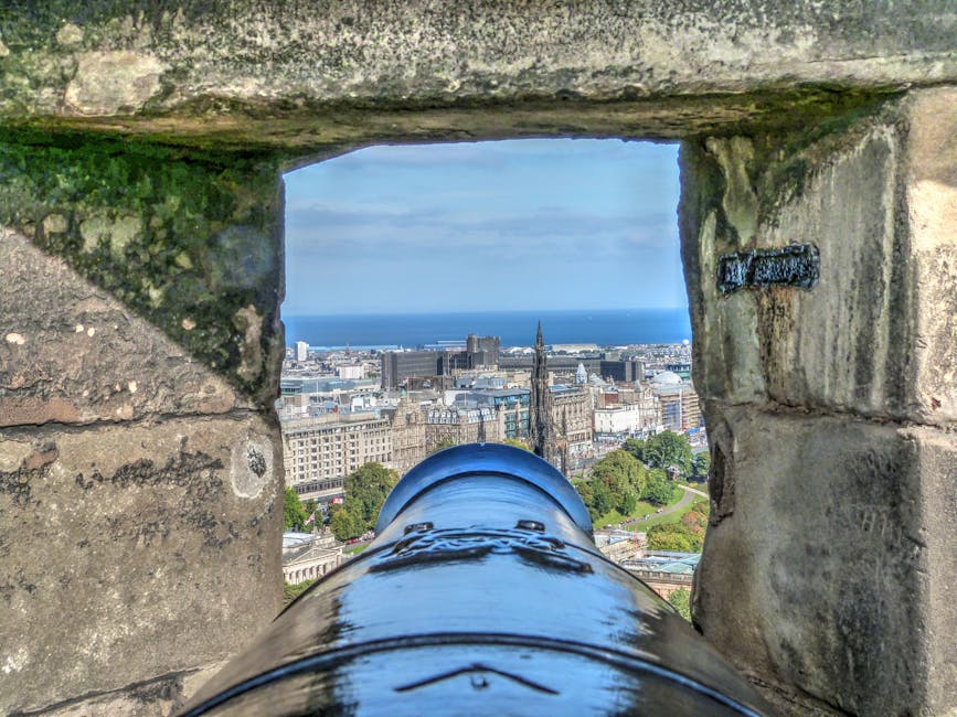 Edinburgh Castle cannons a favorite for kids visiting with family