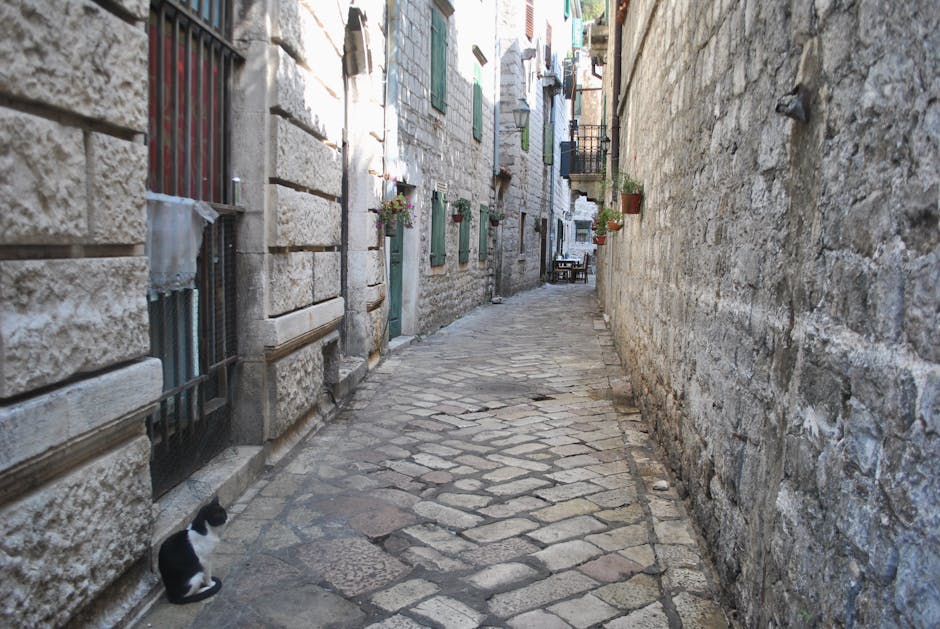 Real Mary King's Close Edinburgh mysterious narrow stone alley