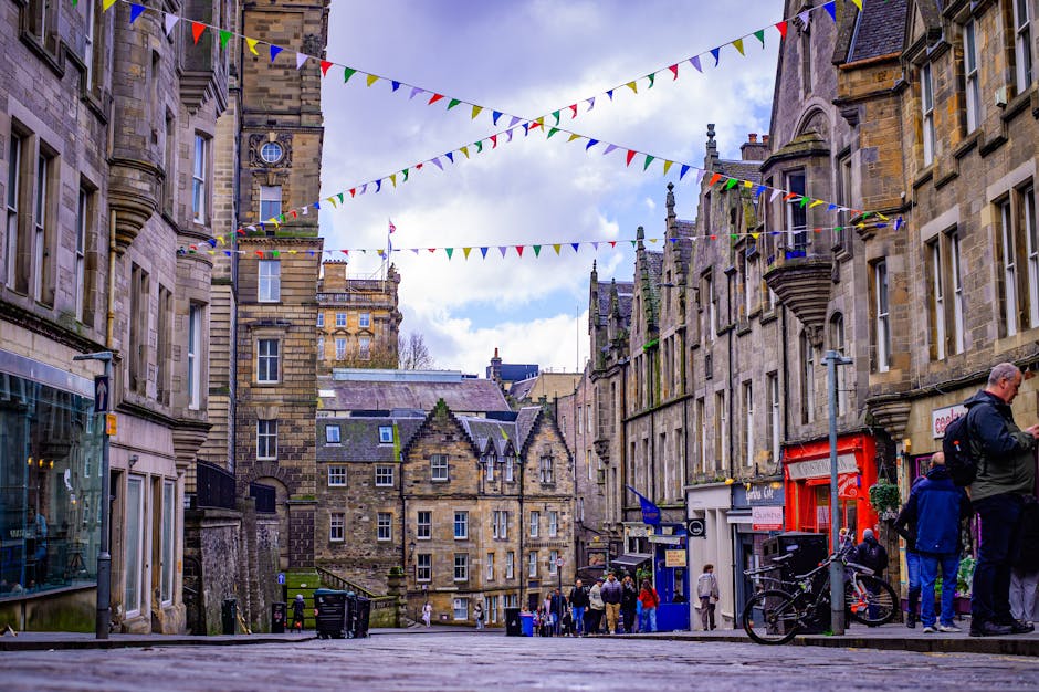 Edinburgh Fringe Festival street performance Royal Mile